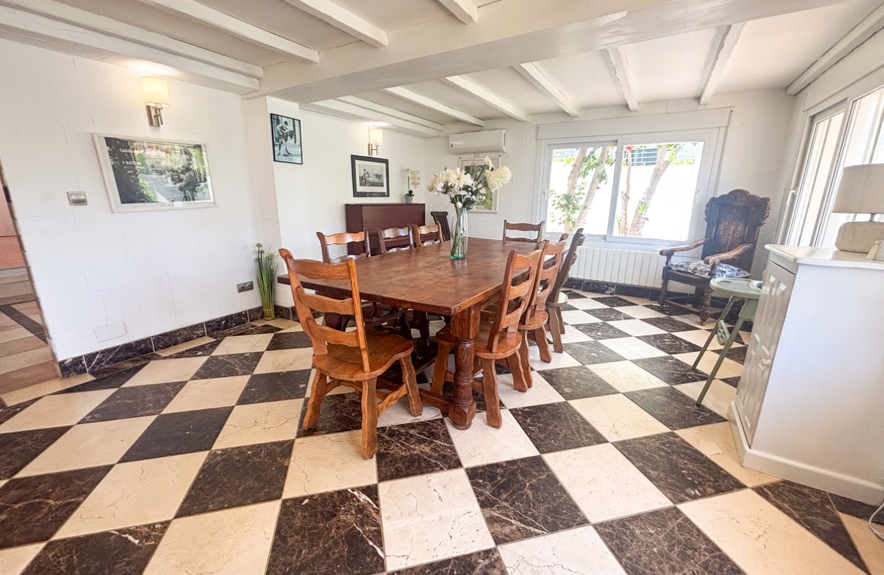 Revente - Villa -
Dehesa de Campoamor - Costa Blanca
