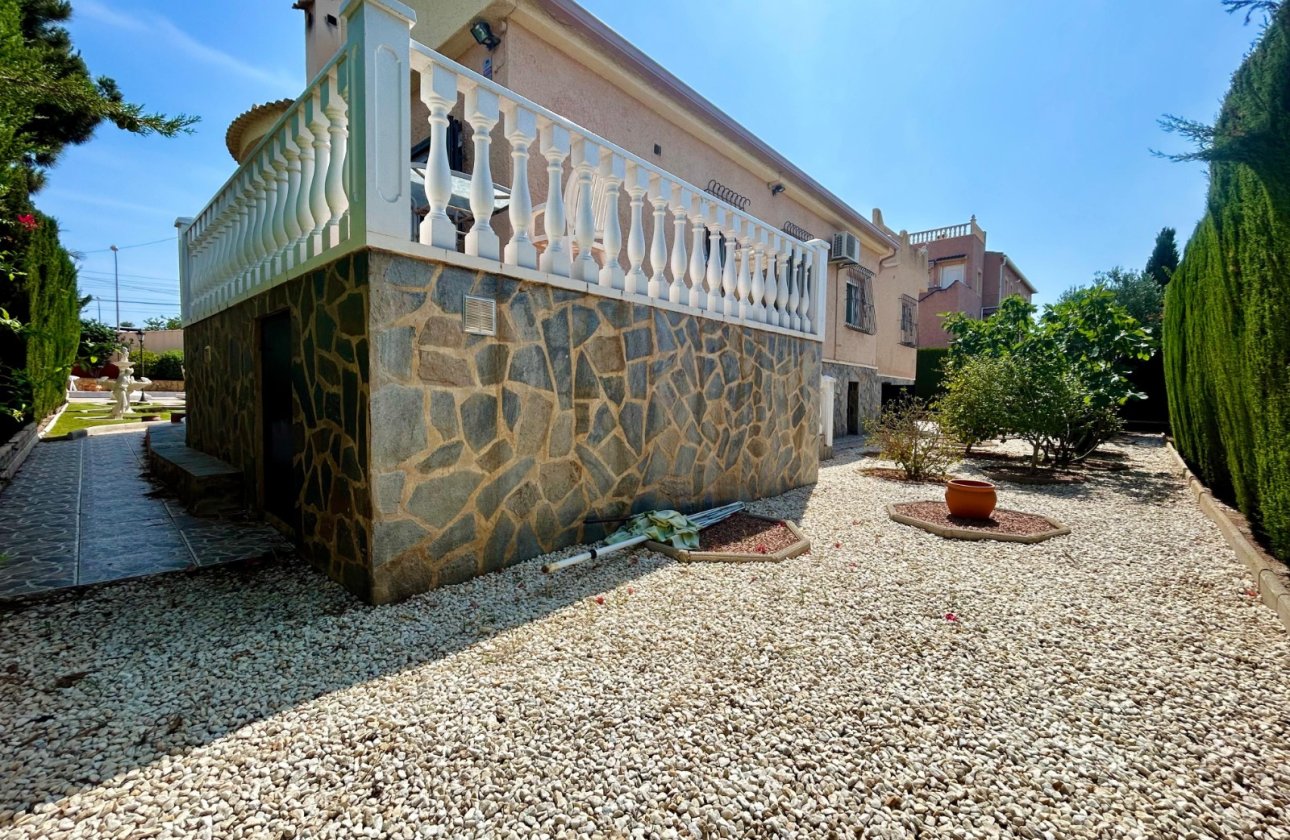 Revente - Villa -
El Chaparral - Inland