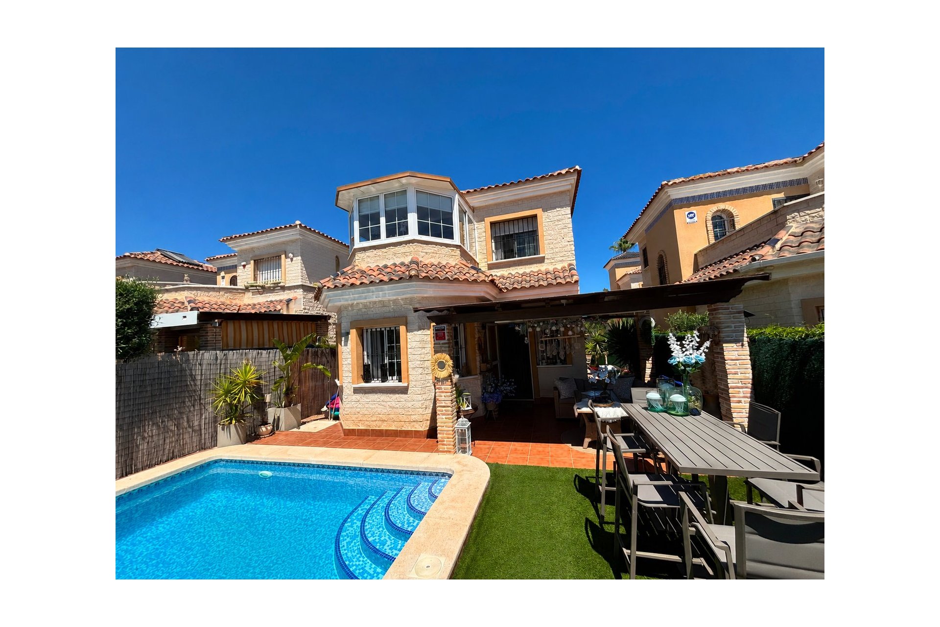 Revente - Villa -
El Raso - Costa Blanca