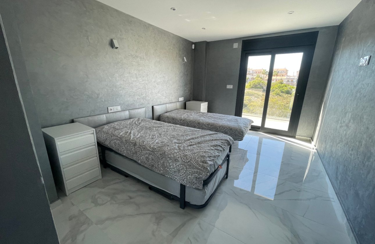 Revente - Villa -
La Mata - Costa Blanca