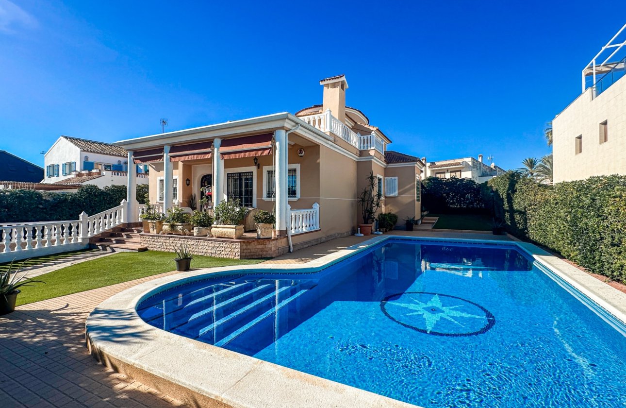 Revente - Villa -
La Mata - Costa Blanca
