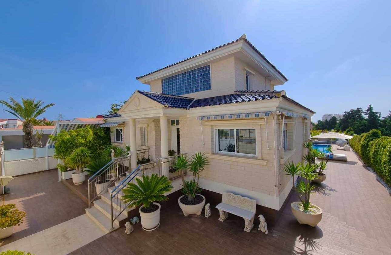 Revente - Villa -
La Mata - Costa Blanca