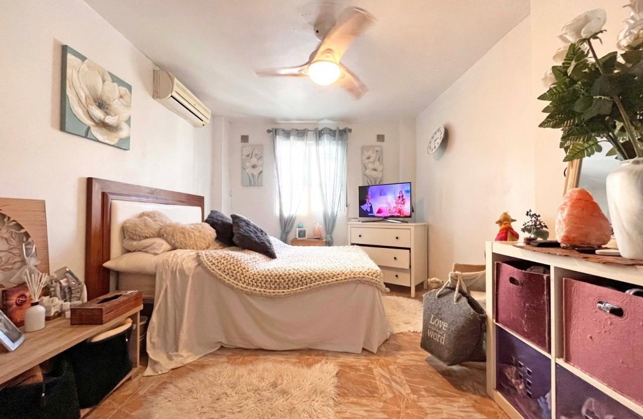 Revente - Villa -
La Zenia - Costa Blanca