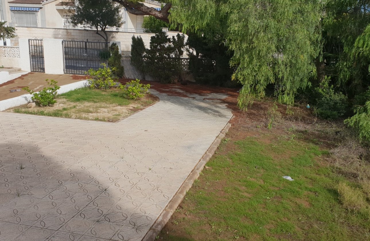 Revente - Villa -
La Zenia - Costa Blanca