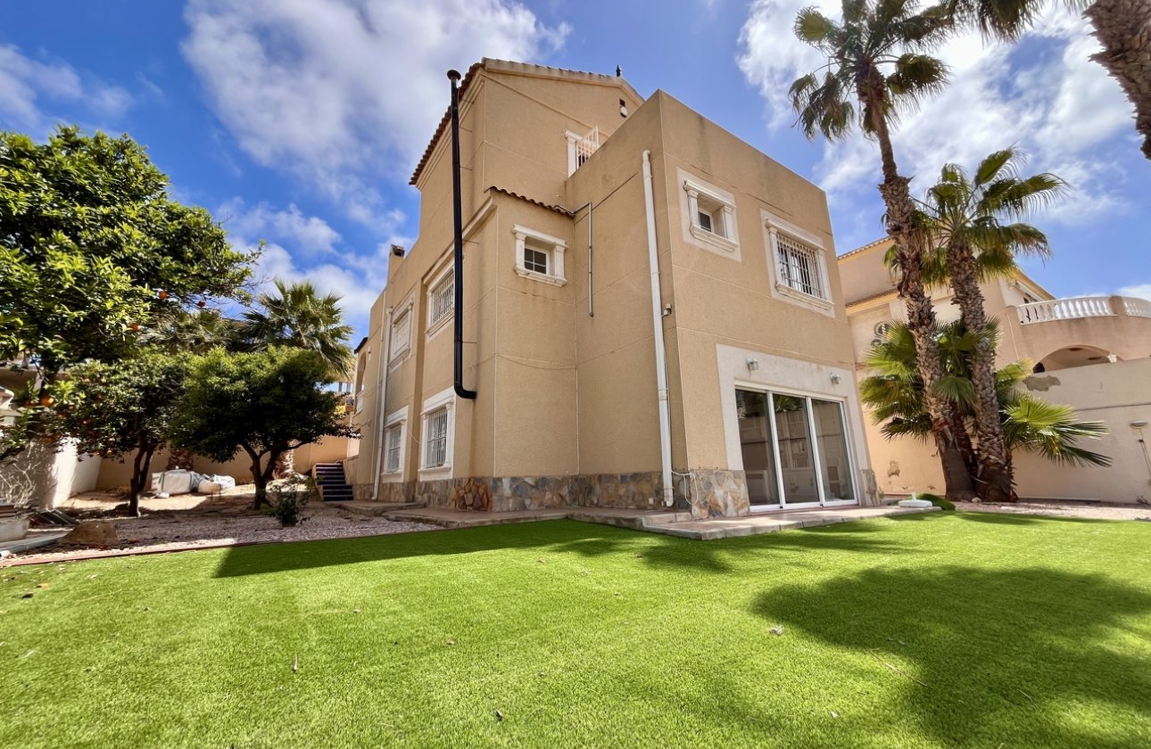 Revente - Villa -
La Zenia - Costa Blanca