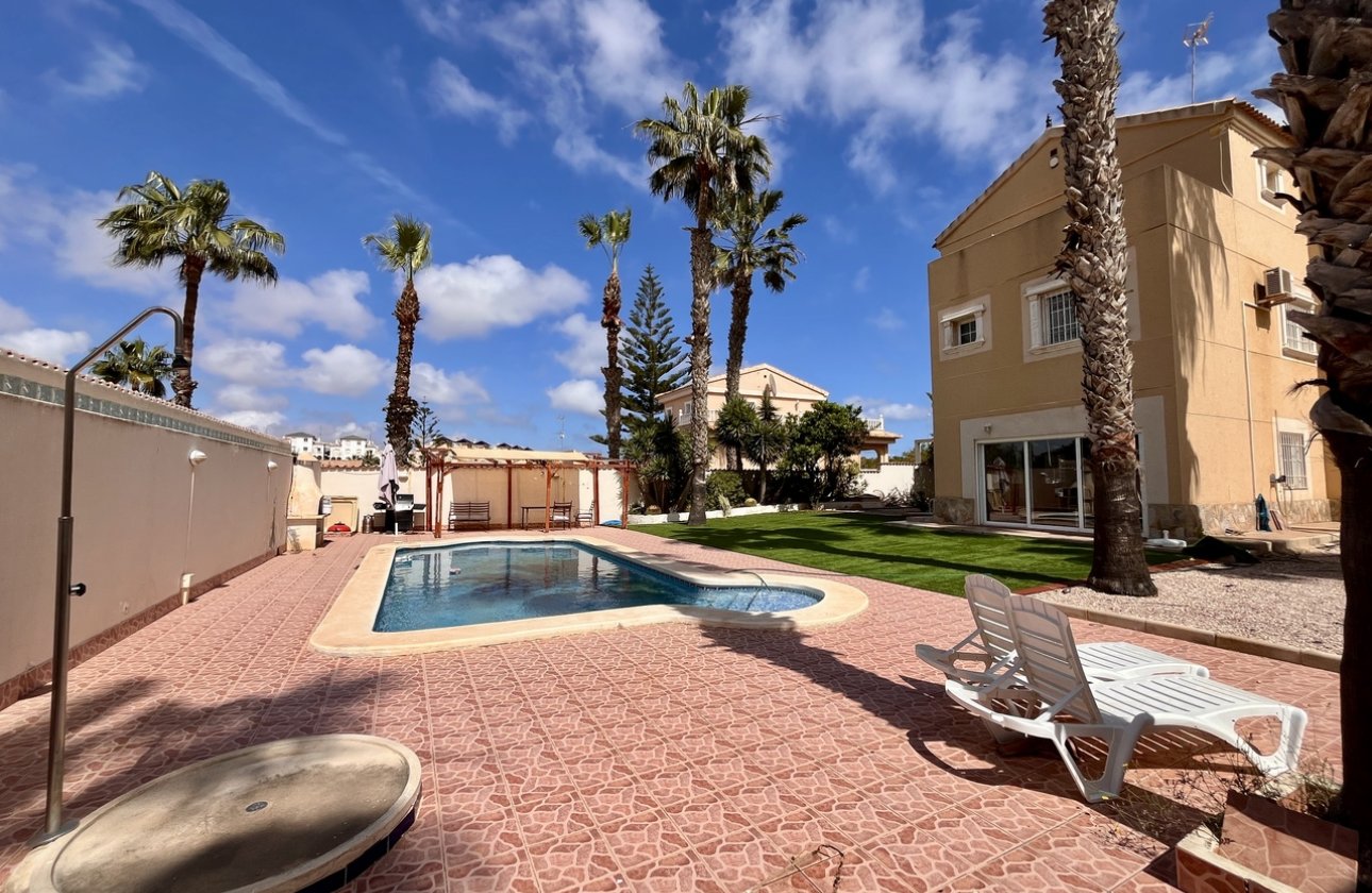 Revente - Villa -
La Zenia - Costa Blanca