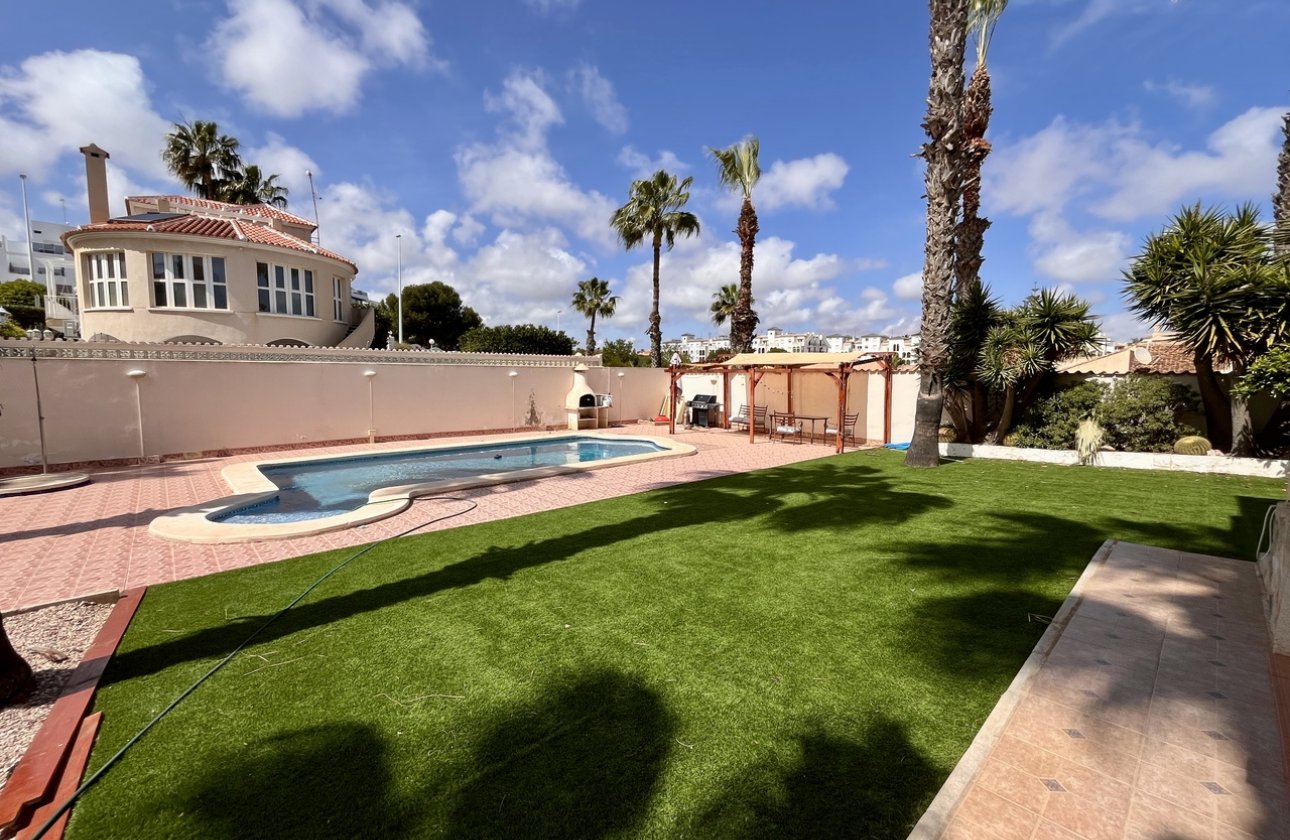 Revente - Villa -
La Zenia - Costa Blanca
