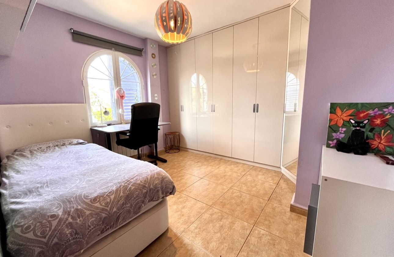 Revente - Villa -
La Zenia - Costa Blanca