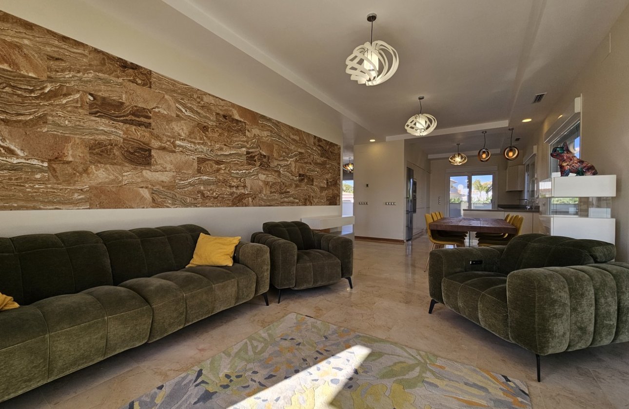 Revente - Villa -
La Zenia - Costa Blanca