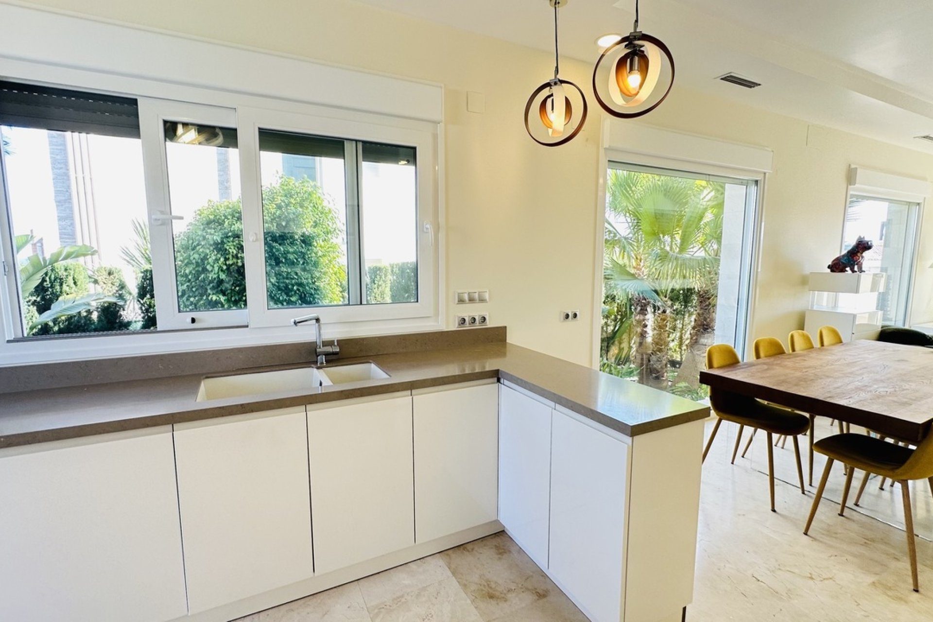 Revente - Villa -
La Zenia - Costa Blanca