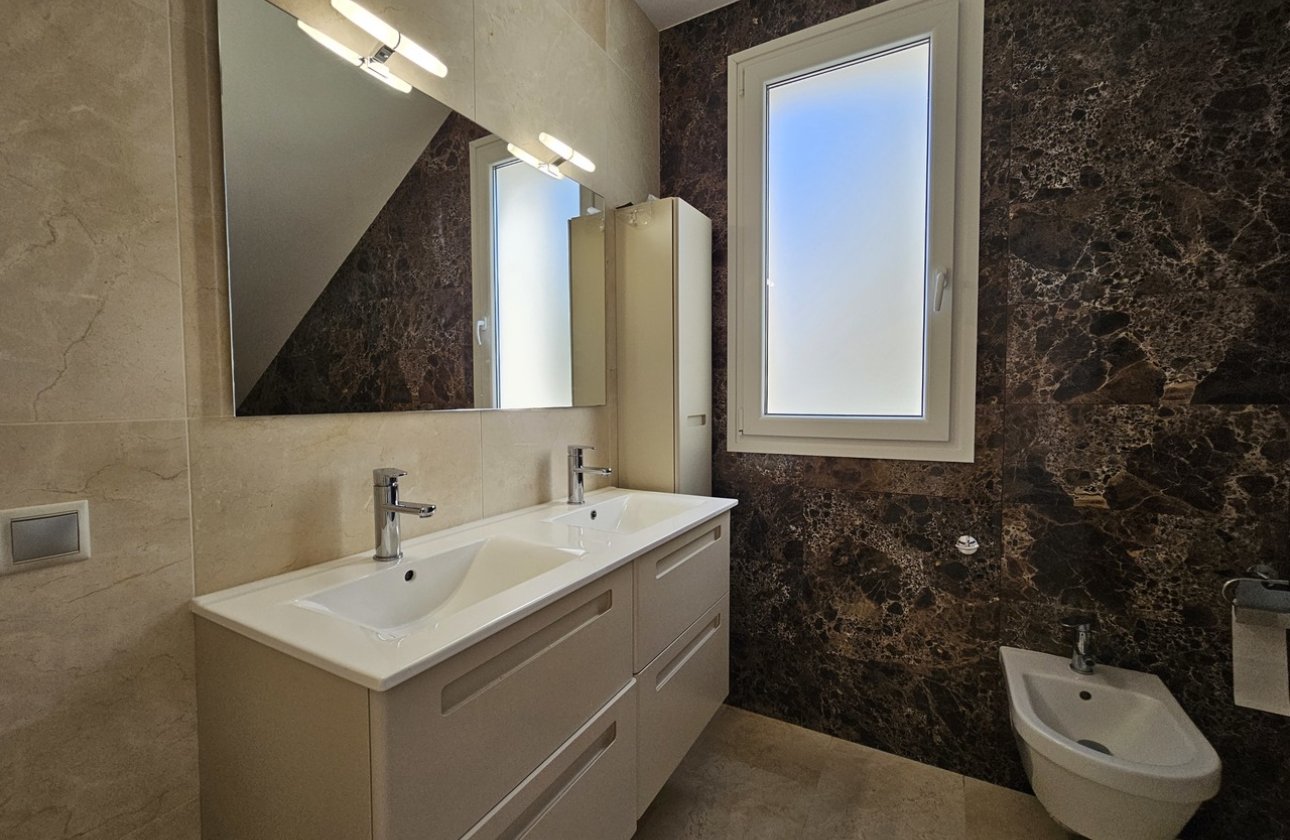 Revente - Villa -
La Zenia - Costa Blanca