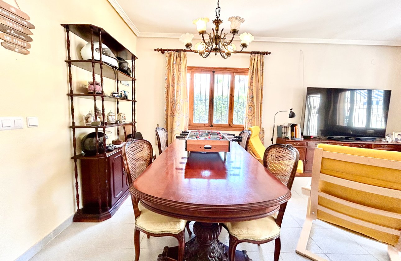 Revente - Villa -
La Zenia - Costa Blanca