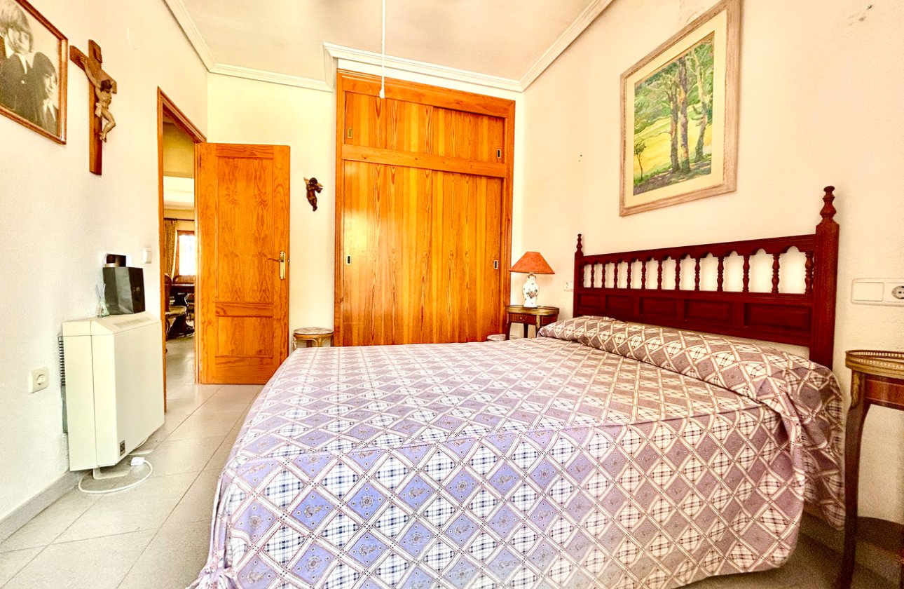 Revente - Villa -
La Zenia - Costa Blanca