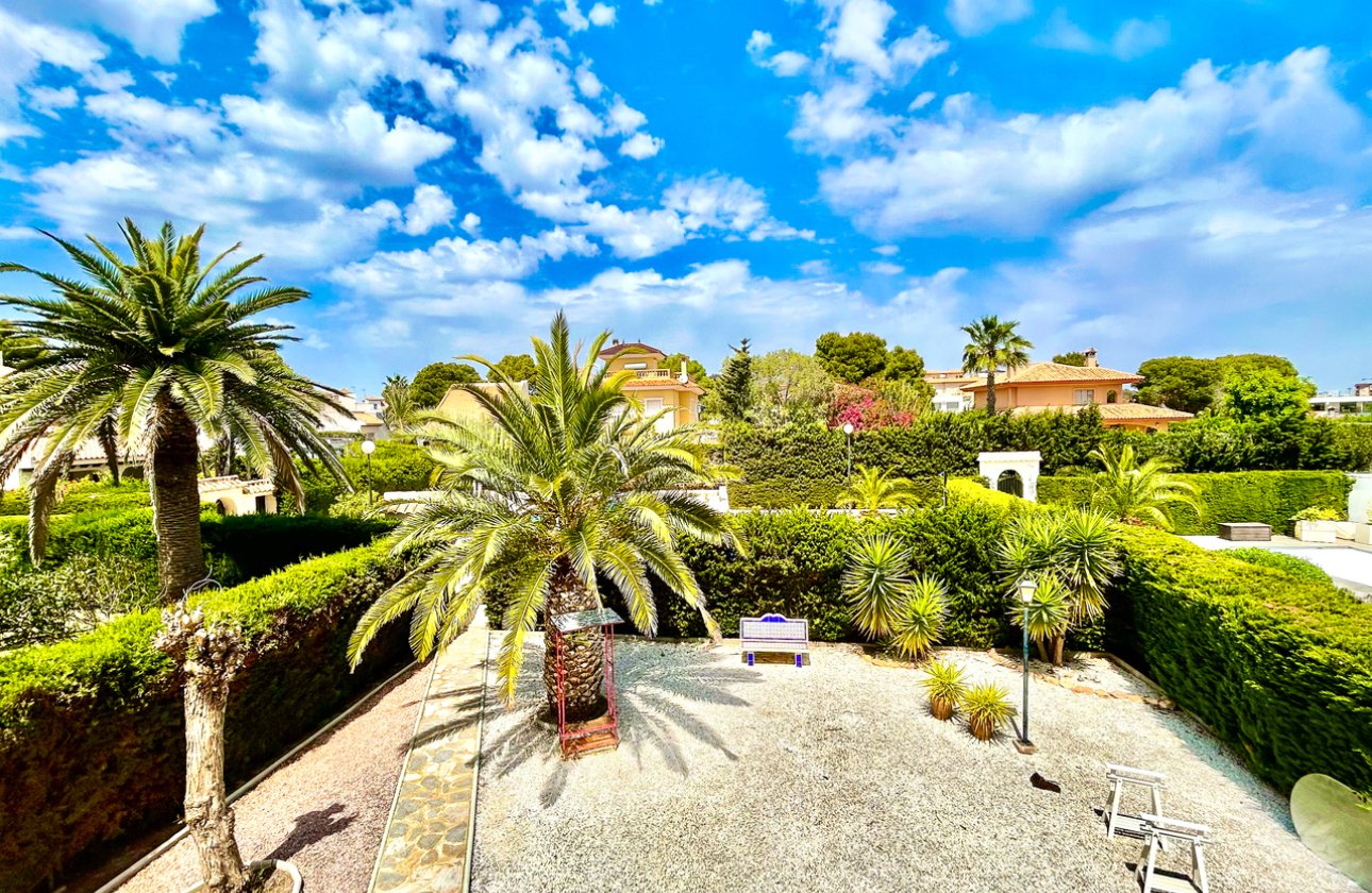 Revente - Villa -
La Zenia - Costa Blanca