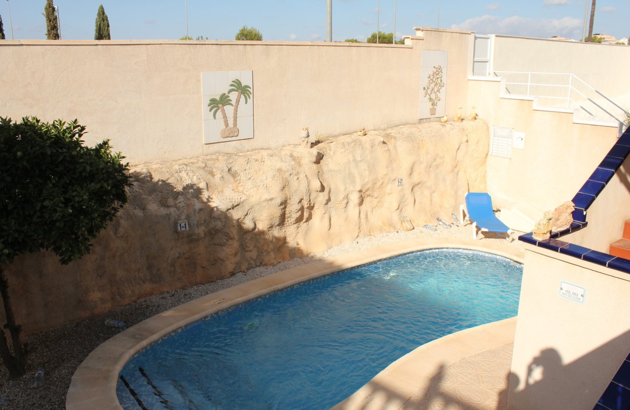 Revente - Villa -
La Zenia - Costa Blanca