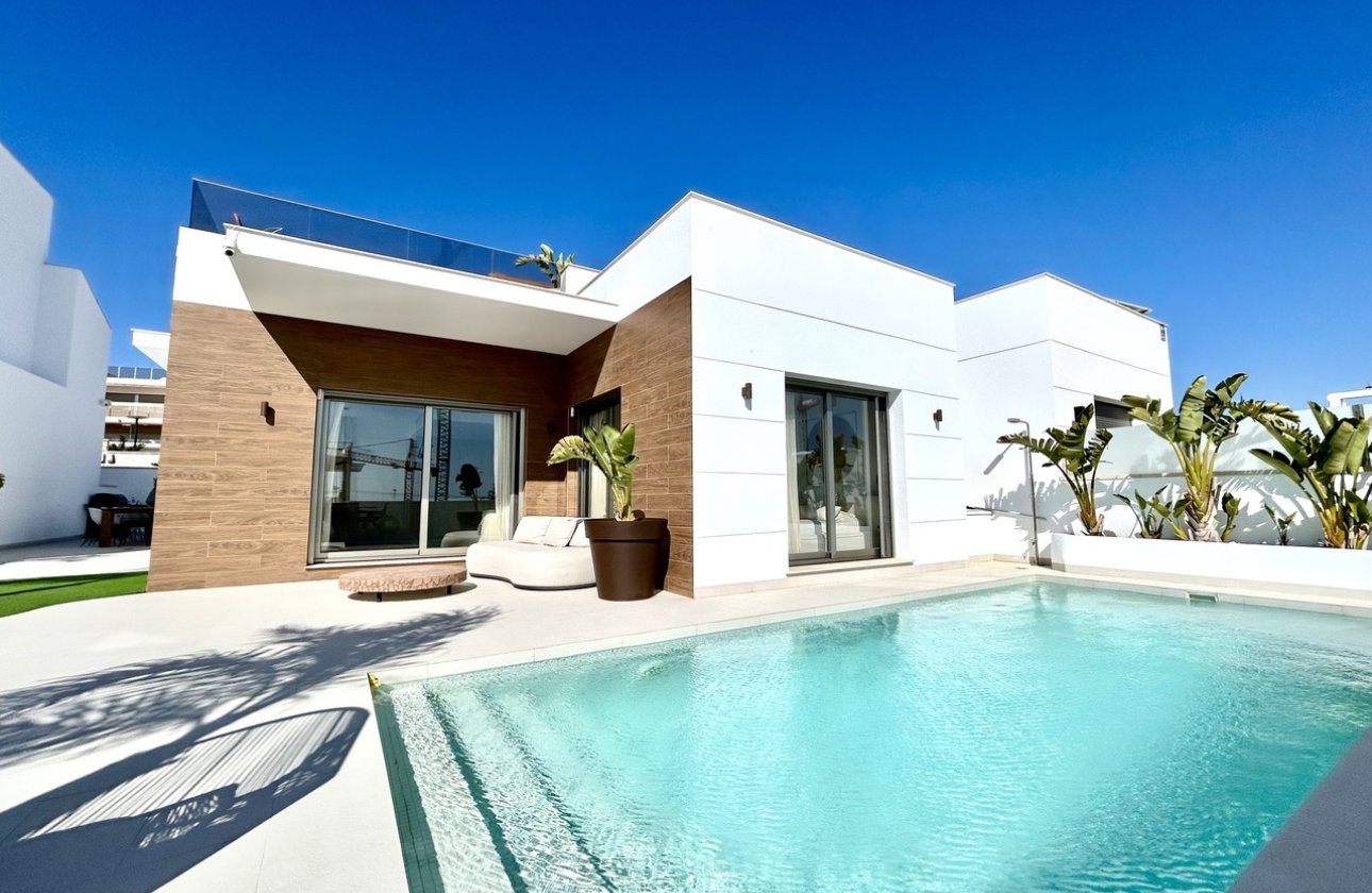 Revente - Villa -
Las Filipinas - Inland