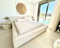 Revente - Villa -
Las Filipinas - Inland