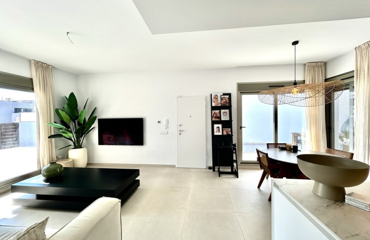 Revente - Villa -
Las Filipinas - Inland