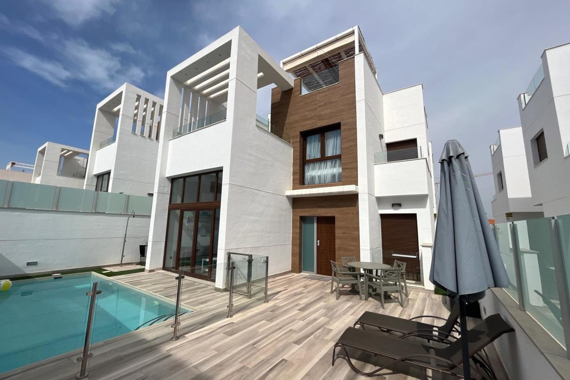 Revente - Villa -
Los Altos - Costa Blanca