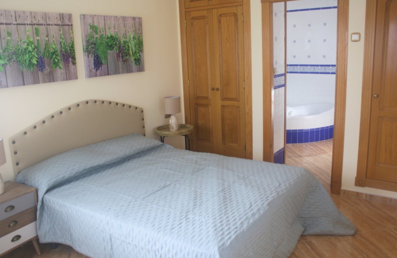 Revente - Villa -
Los Altos - Costa Blanca