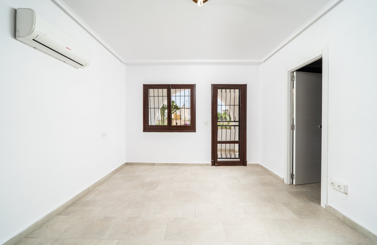 Revente - Villa -
Los Balcones - Costa Blanca