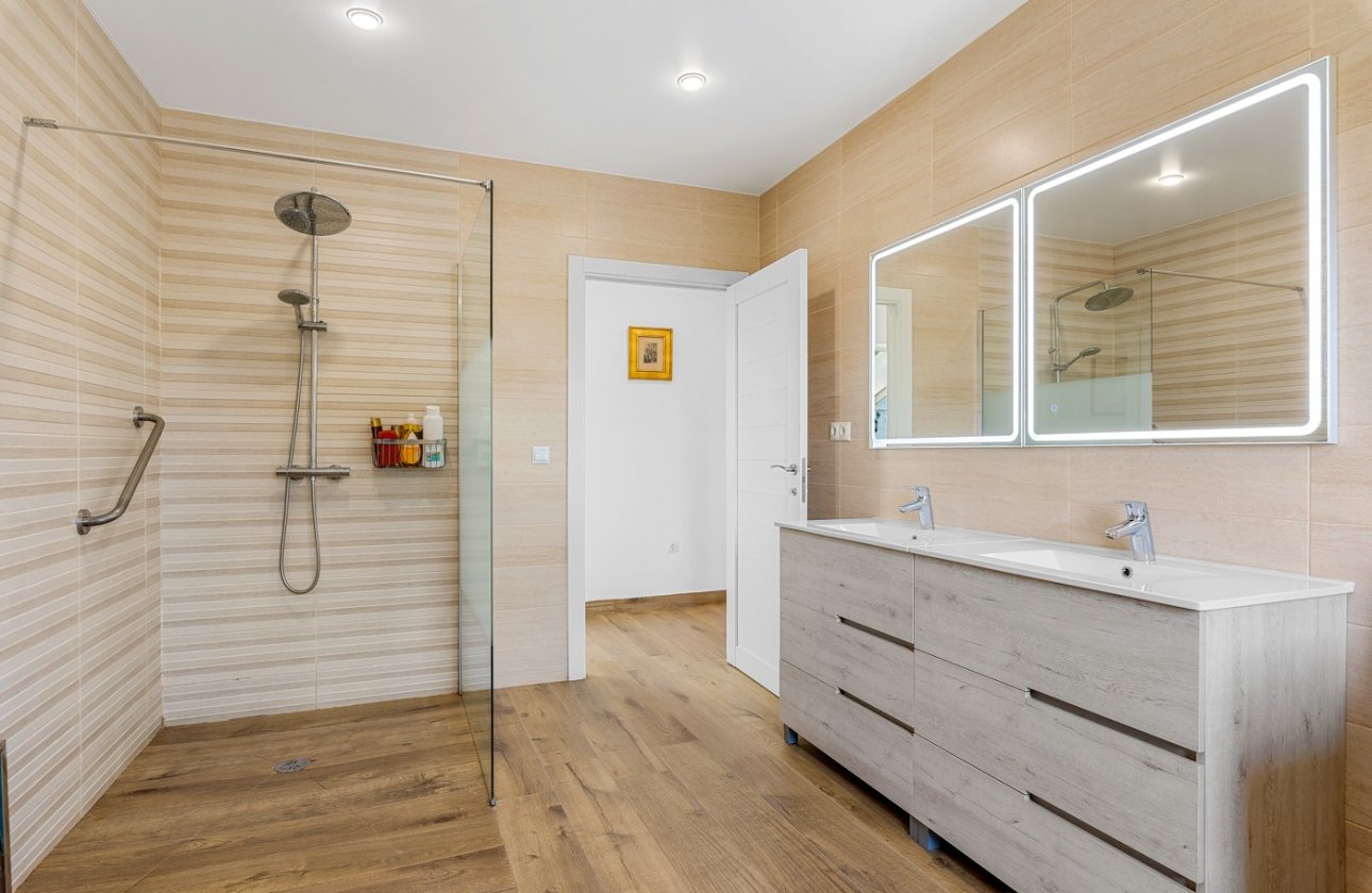 Revente - Villa -
Los Montesinos - Costa Blanca