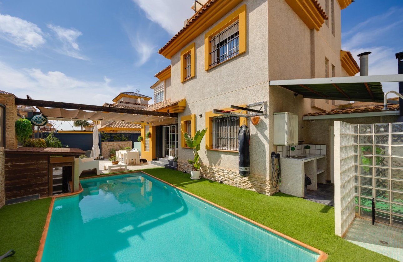 Revente - Villa -
Los Montesinos - La Herrada