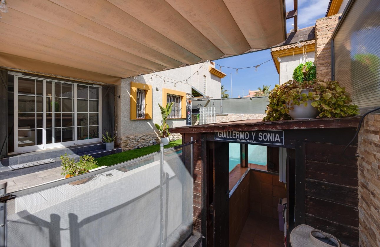 Revente - Villa -
Los Montesinos - La Herrada