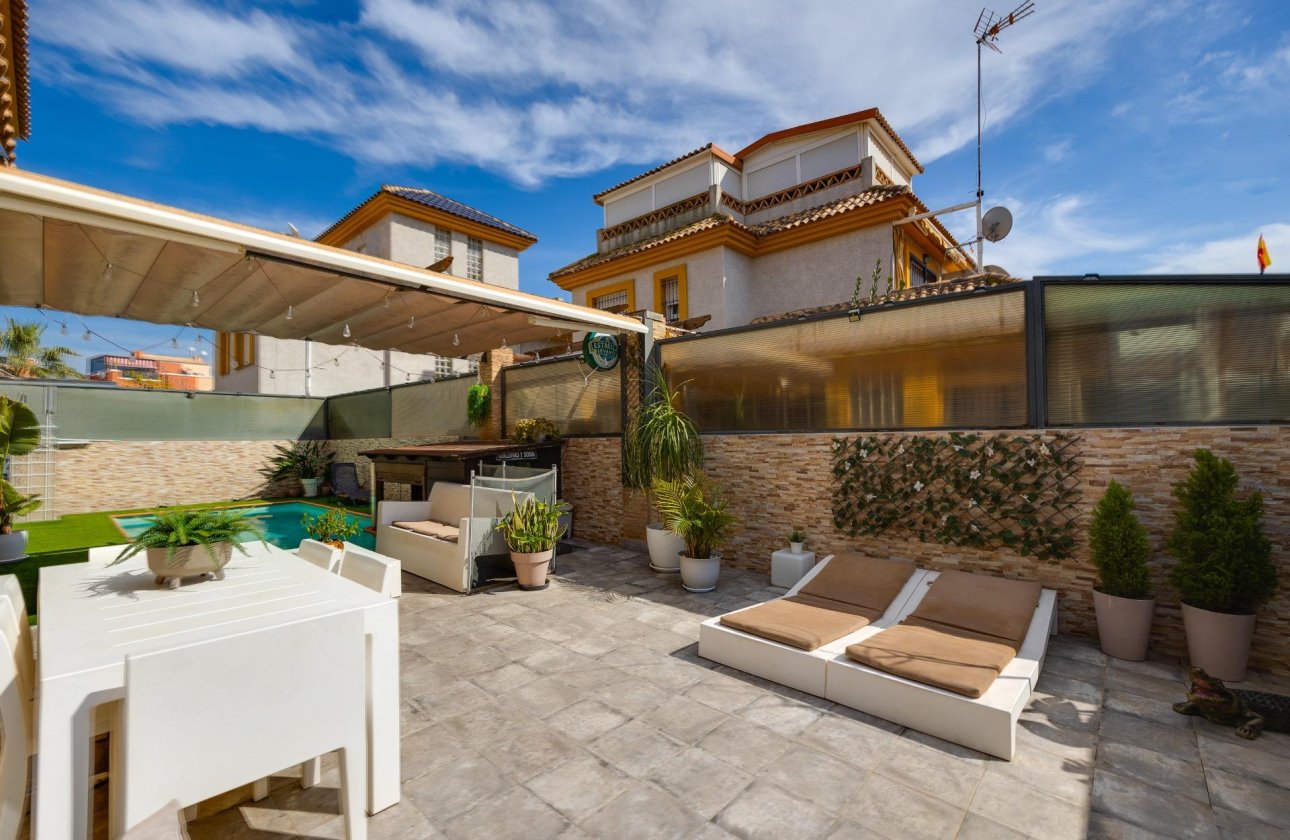 Revente - Villa -
Los Montesinos - La Herrada