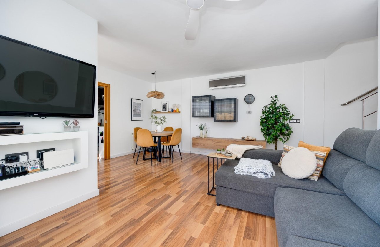 Revente - Villa -
Los Montesinos - La Herrada