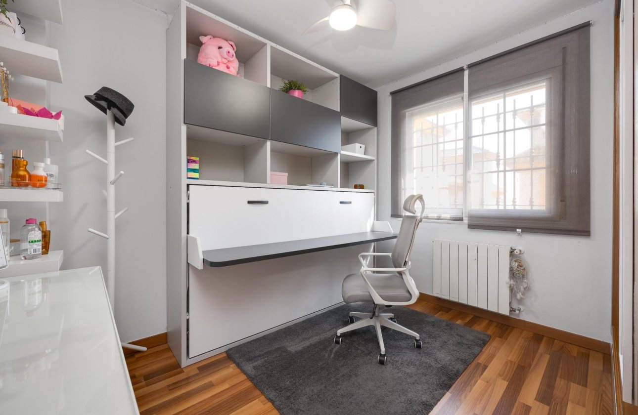 Revente - Villa -
Los Montesinos - La Herrada