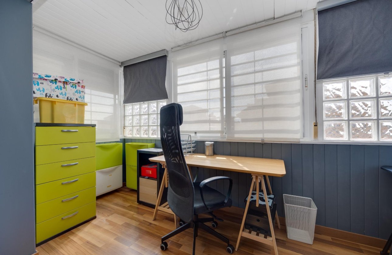 Revente - Villa -
Los Montesinos - La Herrada