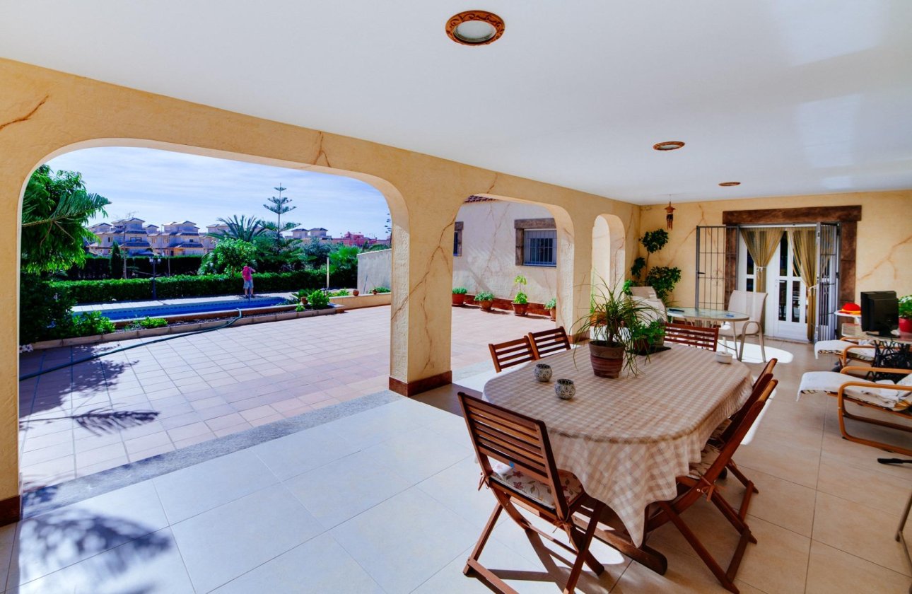 Revente - Villa -
Los Montesinos - Montesinos  Los