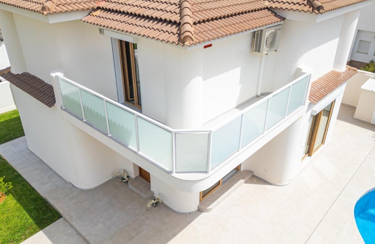 Revente - Villa -
Orihuela Costa - Cabo Roig