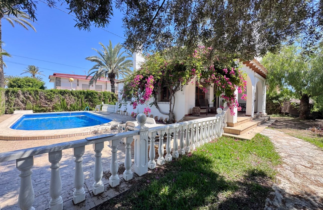 Revente - Villa -
Orihuela Costa - Cabo Roig
