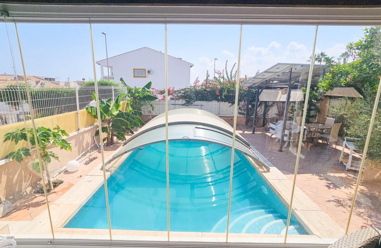 Revente - Villa -
Orihuela Costa - Cabo Roig