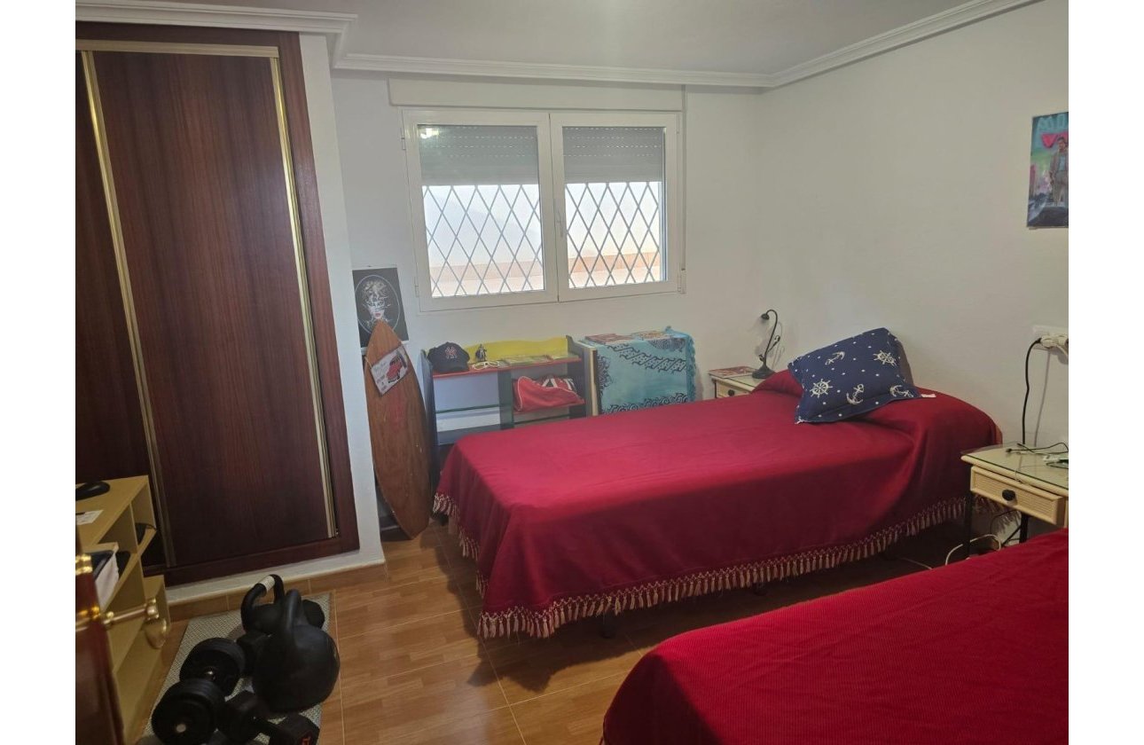 Revente - Villa -
Orihuela Costa - Campoamor