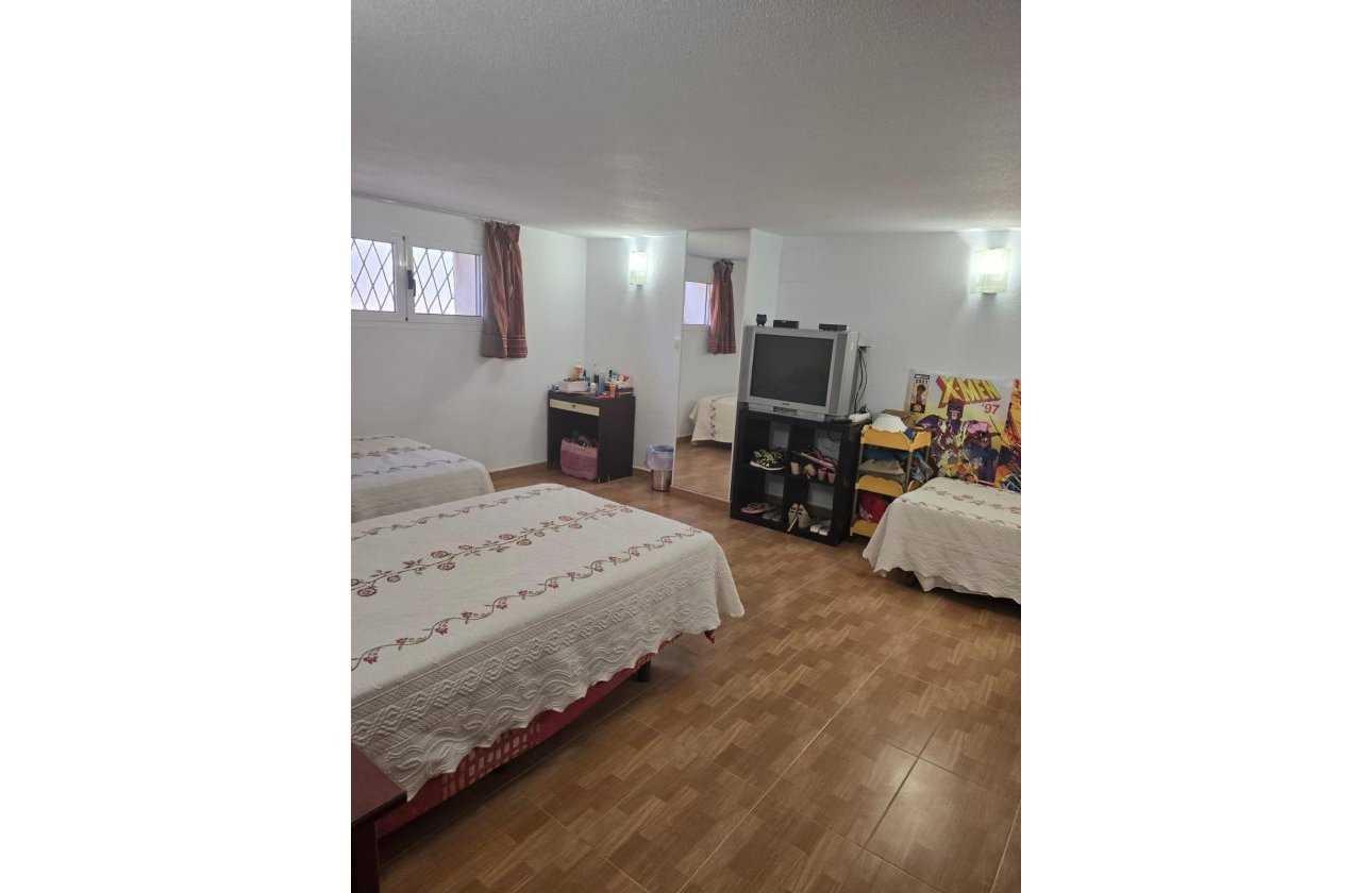 Revente - Villa -
Orihuela Costa - Campoamor