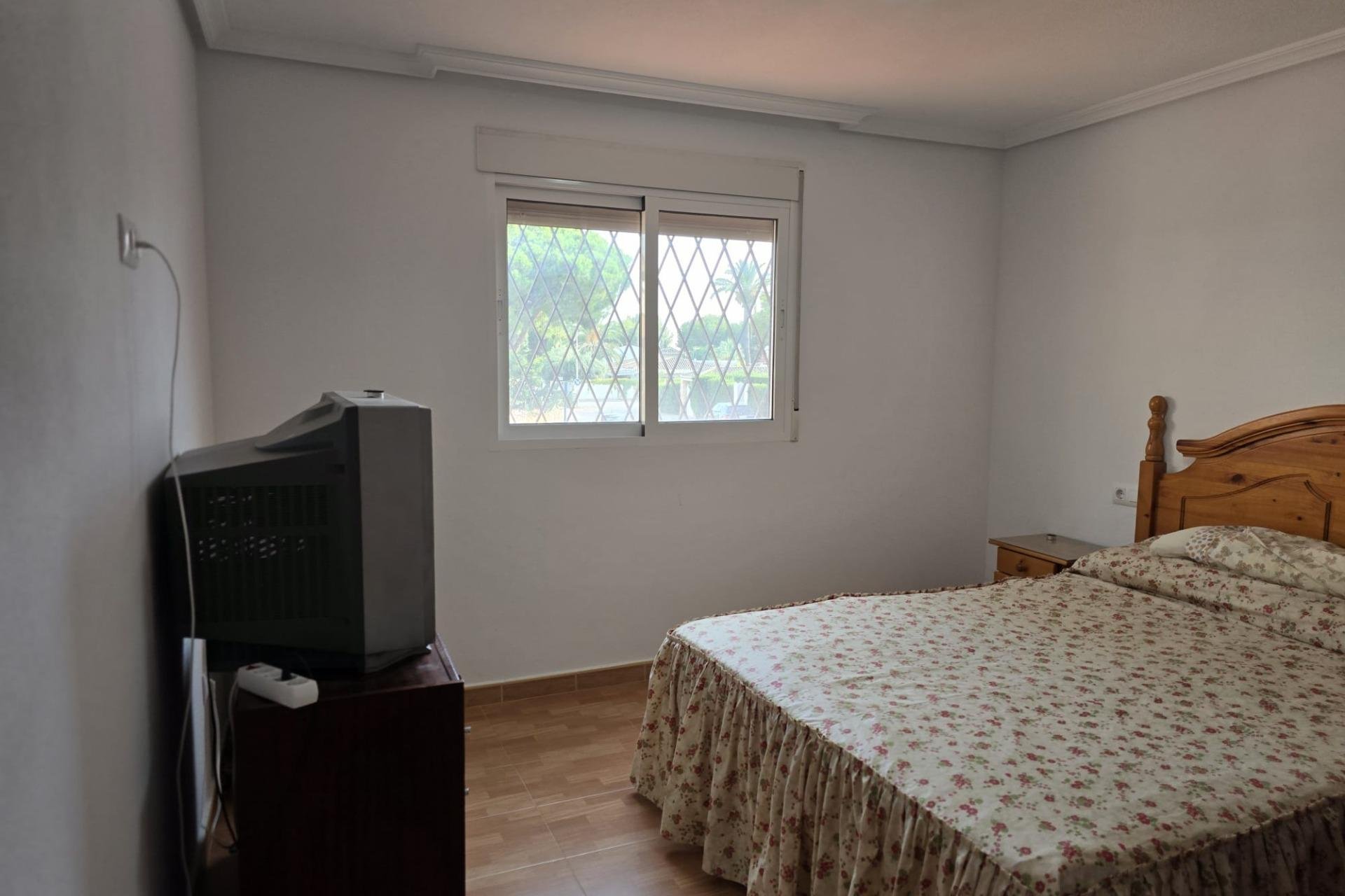 Revente - Villa -
Orihuela Costa - Campoamor