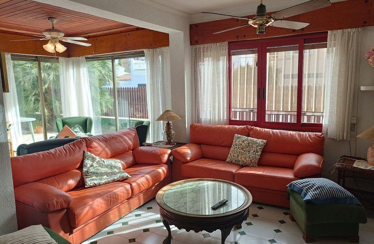 Revente - Villa -
Orihuela Costa - Campoamor