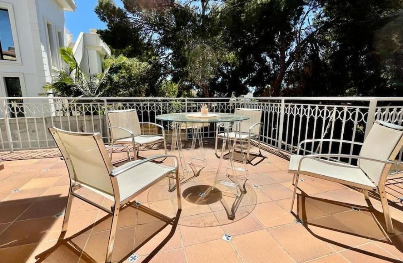 Revente - Villa -
Orihuela Costa - Campoamor