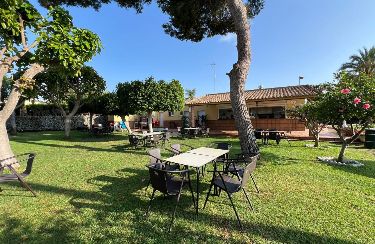 Revente - Villa -
Orihuela Costa - Campoamor