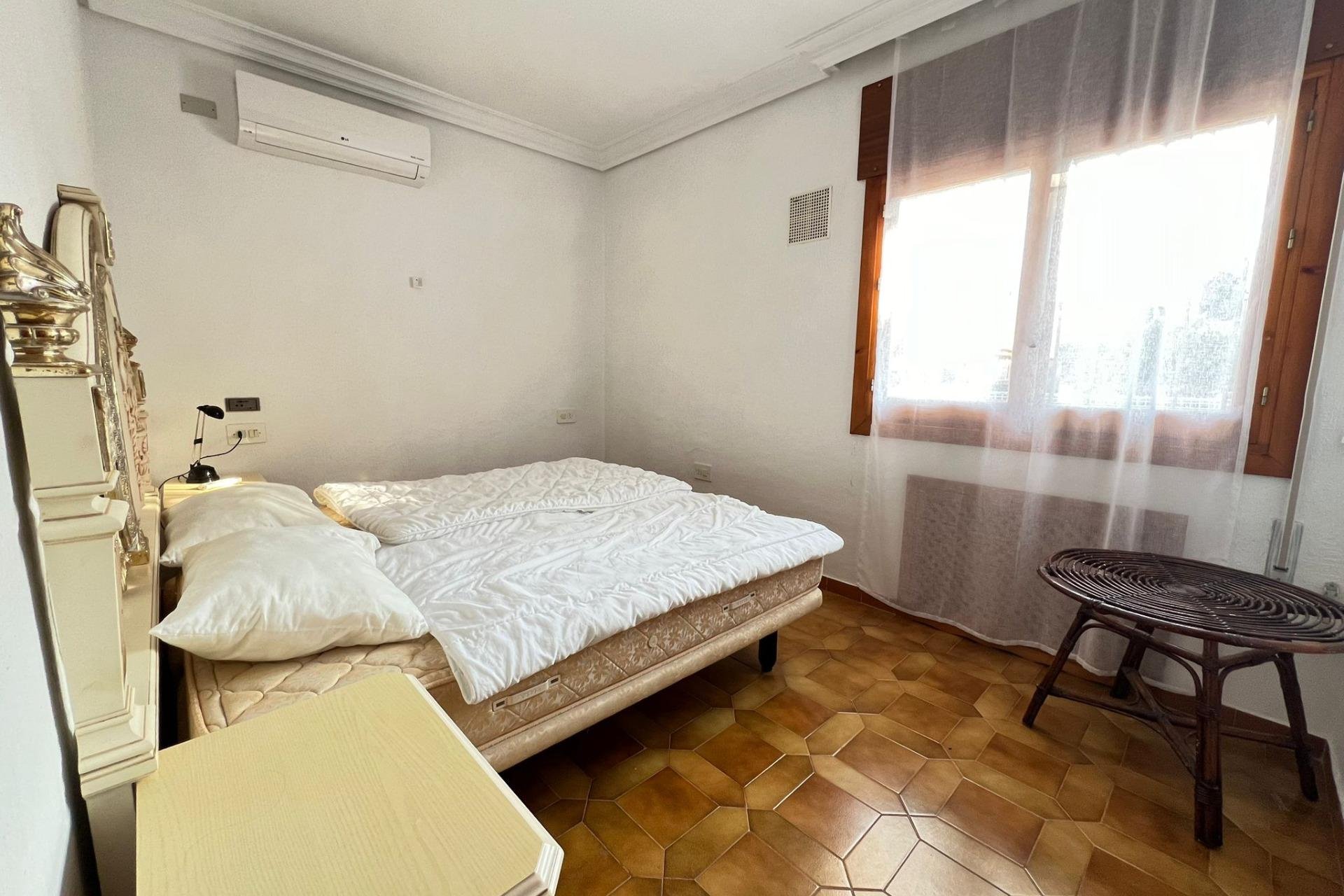 Revente - Villa -
Orihuela Costa - Campoamor