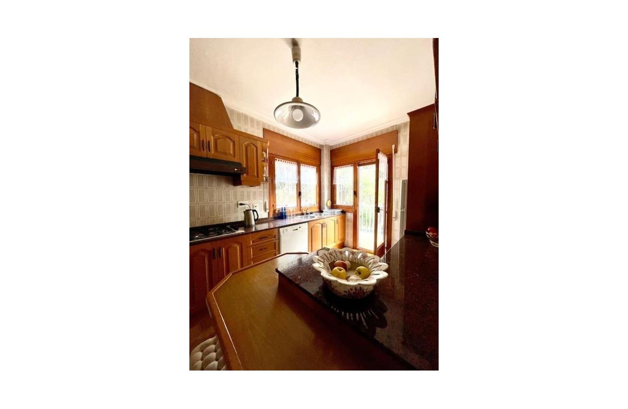 Revente - Villa -
Orihuela Costa - Campoamor