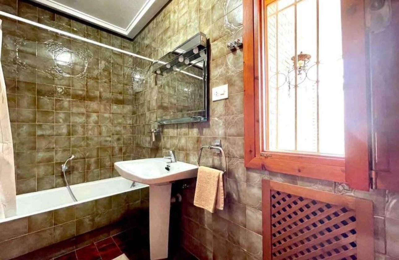 Revente - Villa -
Orihuela Costa - Campoamor