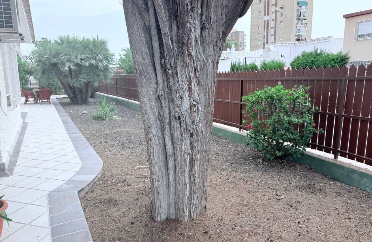 Revente - Villa -
Orihuela Costa - Campoamor