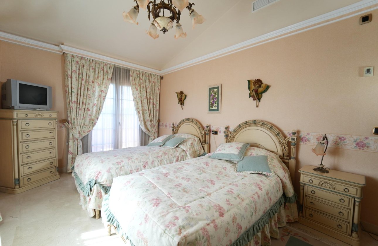 Revente - Villa -
Orihuela Costa - Campoamor