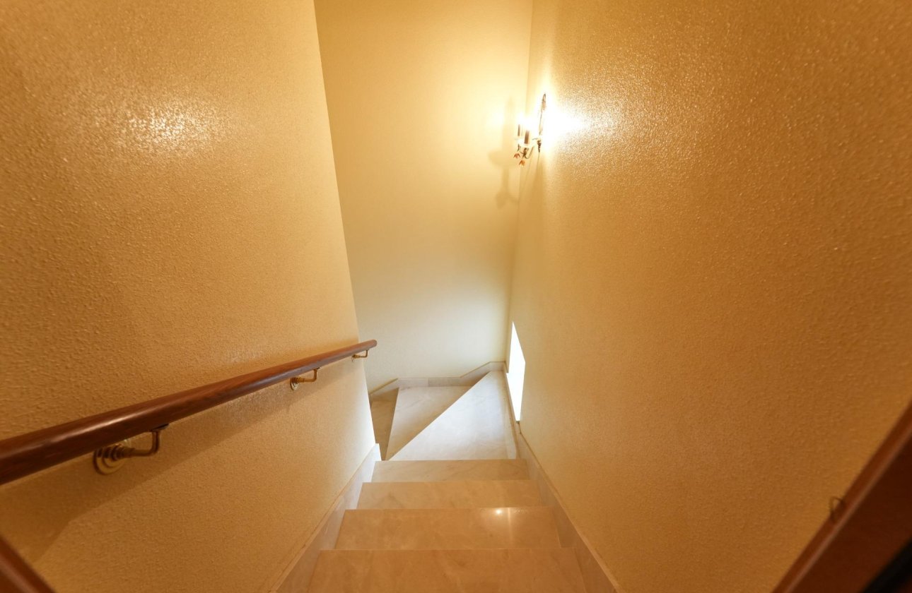 Revente - Villa -
Orihuela Costa - Campoamor