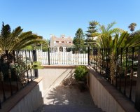 Revente - Villa -
Orihuela Costa - Campoamor