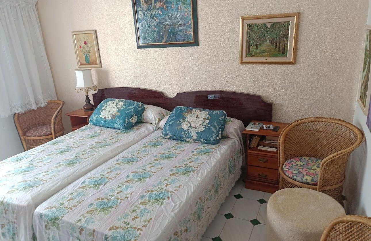 Revente - Villa -
Orihuela Costa - Campoamor